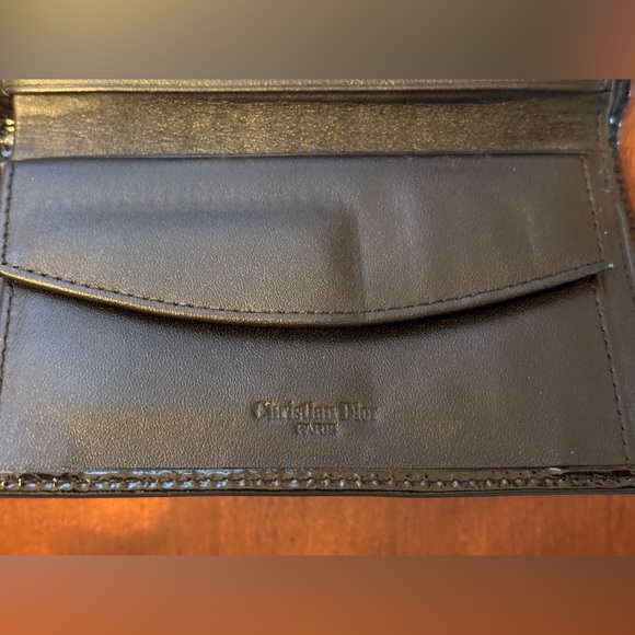 Christian Dior TriFold Snap Wallet
💕LOVE IT OR LEAVE IT 💕JEBWA MYSTERY GAME🎁 - Picture 8 of 15